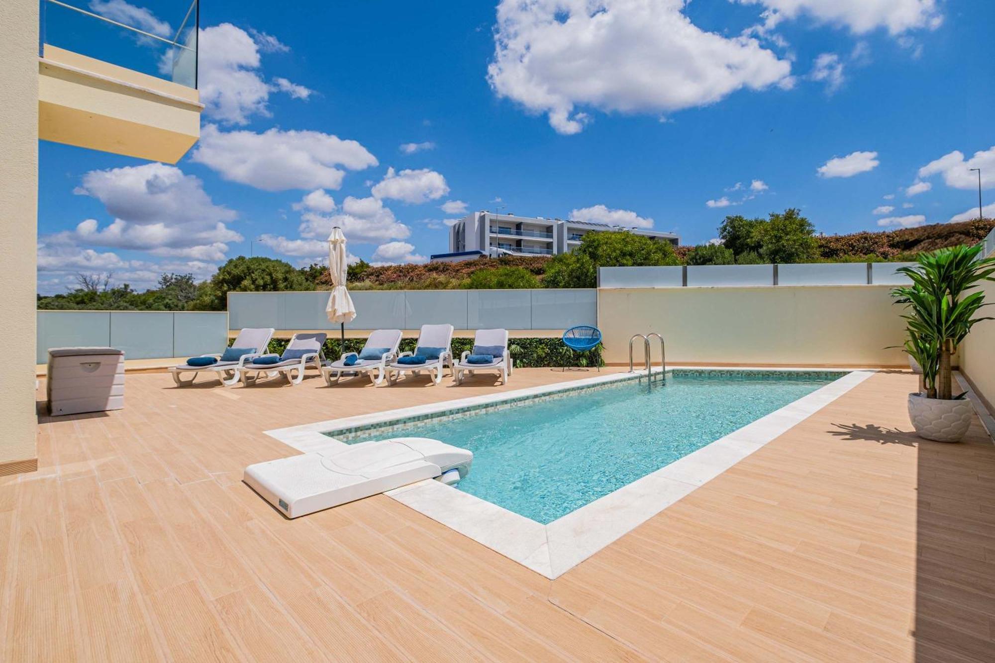 Villa La Colline I Private Pool Oasis Near Old Town Albufeira